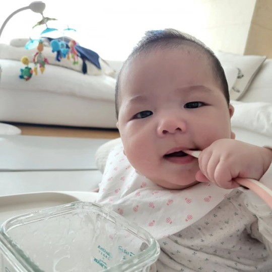 '제이쓴♥'홍현희子, 벌써 쇠고기 미음을? 이렇게 잘 먹으니 보기만 해도…