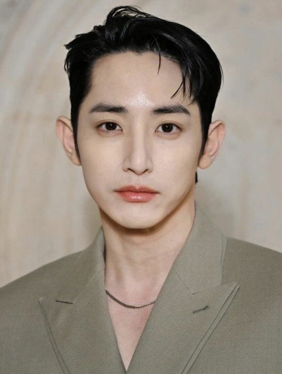 이수혁, 적금으로 팬심 전한 팬에 통 큰 70만원 헤드셋 선물 "적금은 …