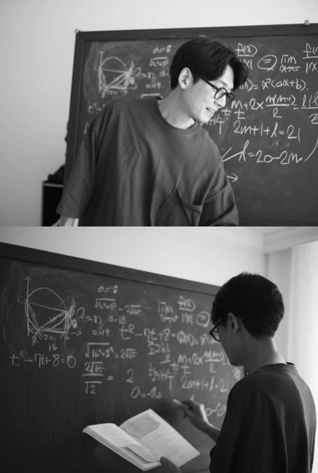 정경호, 칠판 연습 사진 대방출…집에서도 치열 '이러니 잘 되지'