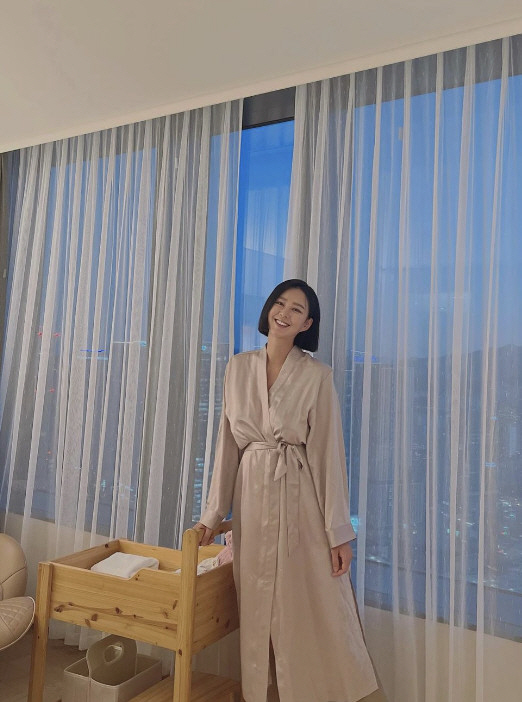 '송재희♥' 지소연, 벌써 '출산 전 몸매'…럭셔리 조리원에서 '둘째 생…