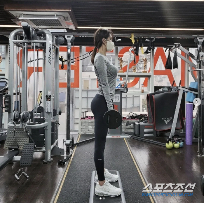 [이정혁의 수다톡톡]"내 나이가 어때서~" 김지호·윤세아·오현경 '기죽이…