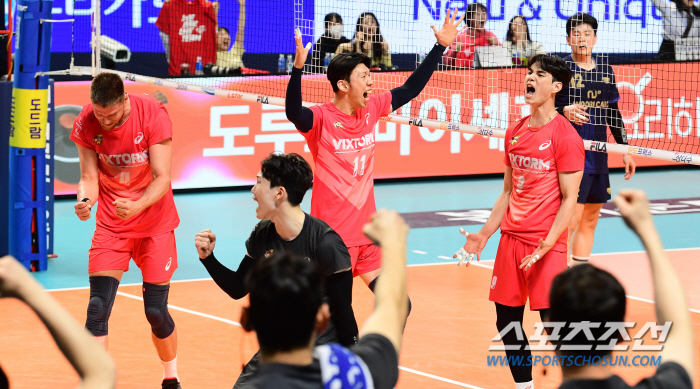 '데자뷔 인줄~' 한국전력 '같은 장소, 같은 스코어로 2년 연속 업셋'…