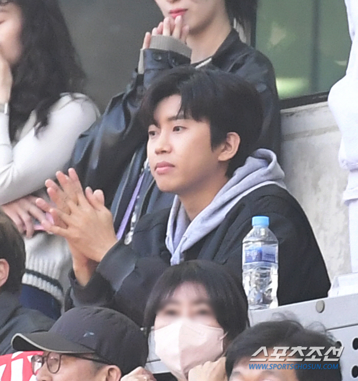 [K리그1 현장리뷰]'IM HERO' 임영웅 '절친' 황의조 깨웠다 10…