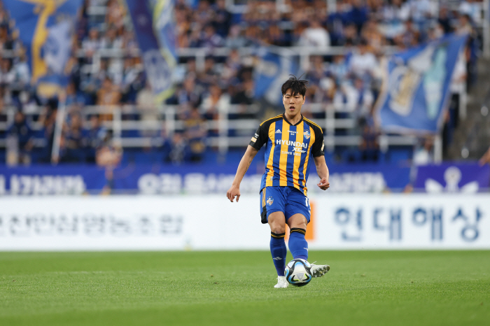 K리그1 4월의 '패스마스터' 김영권-'철인' 오베르단-'스피드스타' 김…