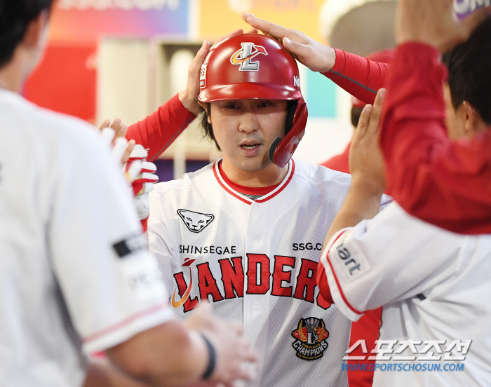 '3루 후계자 노시환 제쳤다' 최정, 압도적 표차로 6월 MVP 확정[오…