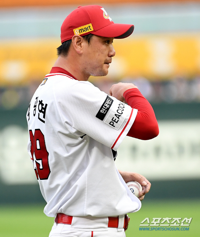 8연승 두산도, 행운 따른 SSG도 바꿨다…브랜든 VS 김광현 맞대결[인…