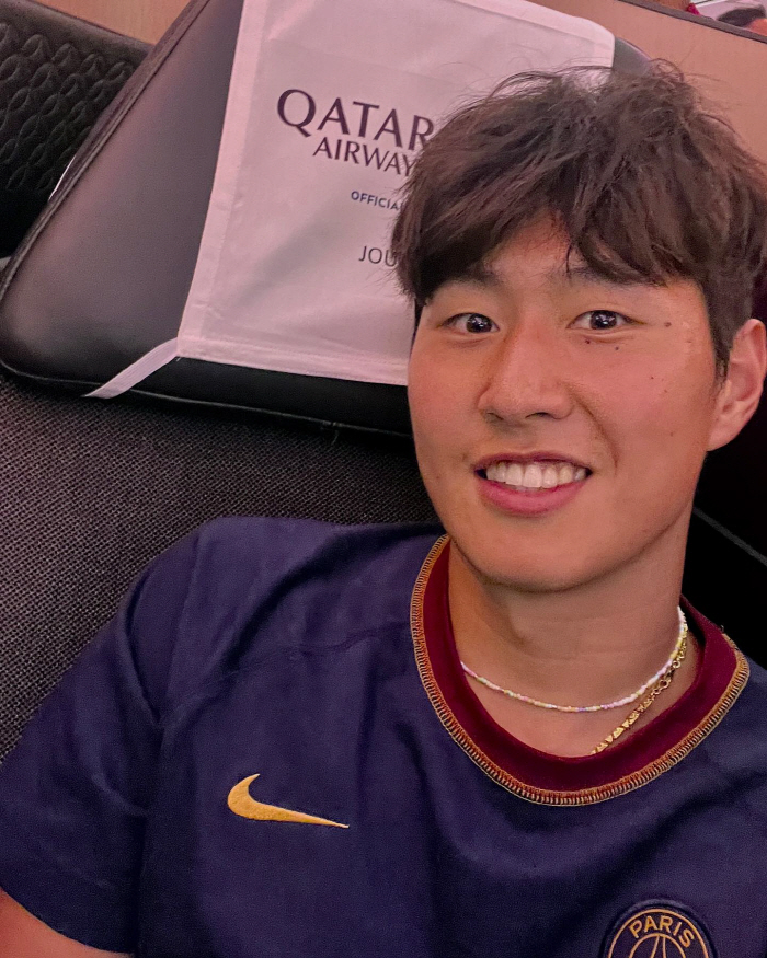 '네이마르 절친' KING 이강인 日 투어→어깨동무, 부상 탓에 결국 호…