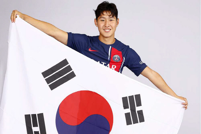 'KING' 이강인 햄스트링 부상 괜찮다, PSG 관계자 "곧 그라운드에…