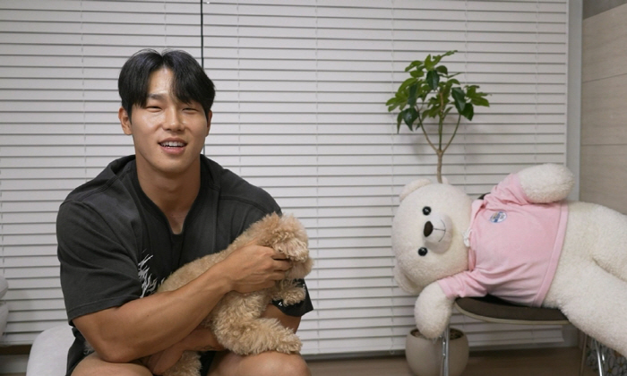 '아이언맨' 윤성빈, 이렇게 애교가 많았나…'지니' 앞에서 '성비니' 변…