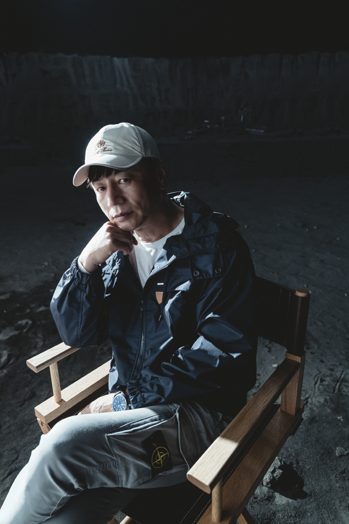 [인터뷰①] 김용화 감독 "숭고한 울림에 반해..저승 이어 달 도전"('…