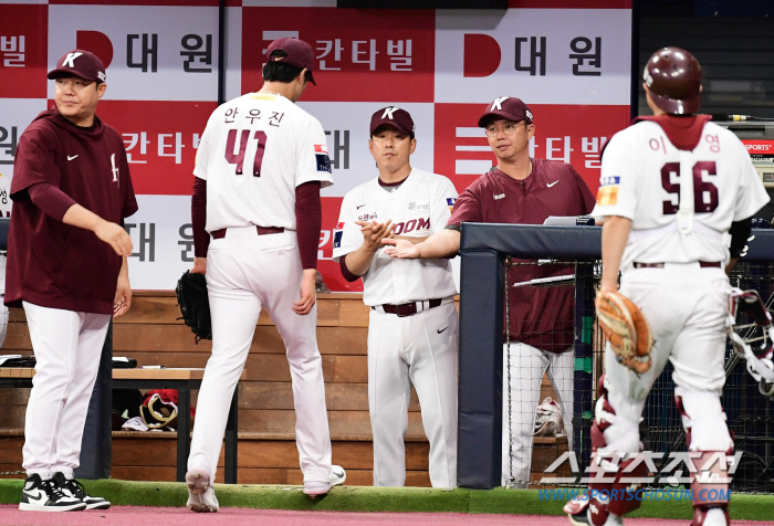 누구도 2루를 밟지 못했다, 99구로 8이닝 무실점 10K, 안우진 올시…