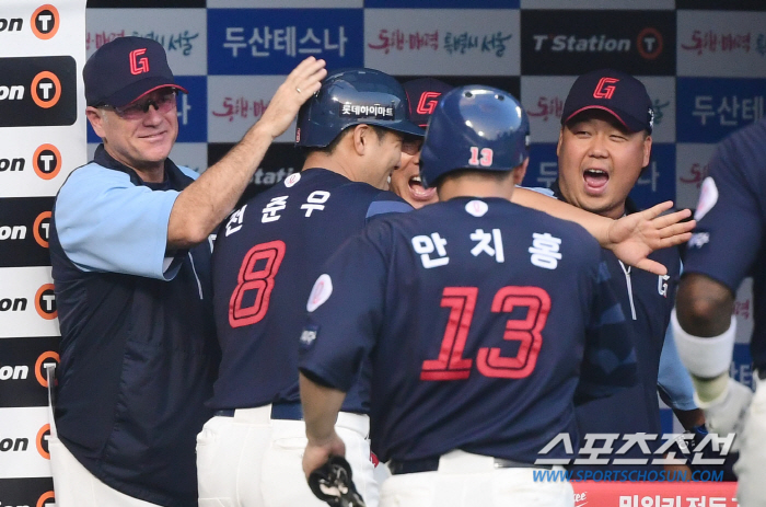밥상 차린 1,2년 차→타점 쓸어담은 '형님'…현재와 미래가 움직인 '진…