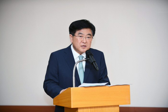 권오갑 HD현대 회장, "외부 환경으로 얻은 이익에 기대지 말라"