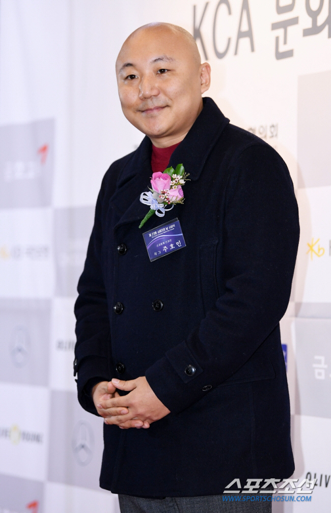 [종합] 주호민, 자폐子 전학시켰나…피해자 사과거부+성교육 갑질 의혹