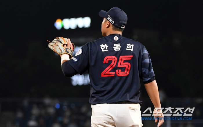 "꾸준한 출전만이 해결책?" 날개잃은 6년차 갈매기…'2G 연속 결정적 …