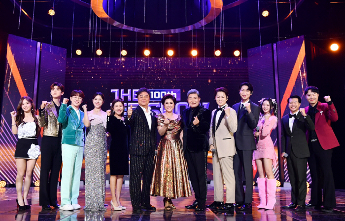 임영웅→김호중, 축하 인사…'더트롯쇼' 100회 특집, 시상식급 화려한 …