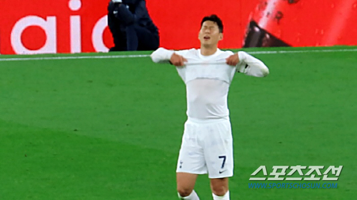 [EPL현장인터뷰]손흥민 "결과적으로 대패, 선수들이 끝까지 포기하지 않…