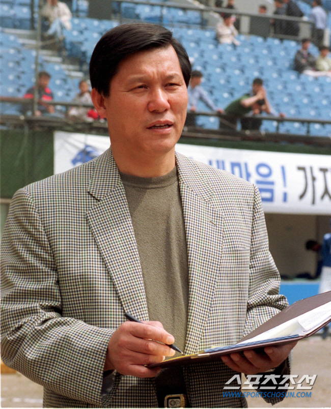 47세 국민타자가 최연소? '80년대생' 단장이 빨랐다. '젊은' 야구 …