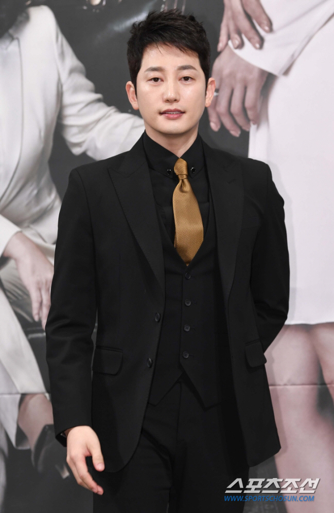 박시후, 첫 가족예능·9년 만에 스크린 복귀…반가운 열일 행보 [SC이슈…