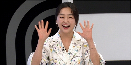 '원조CF요정' 이연수 분식집 근황.."男손님이 70% 대기만 50팀" …