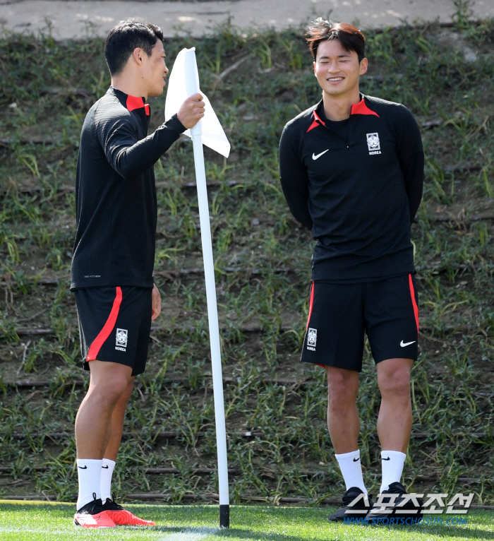 '마음 착한 황소' 뛰고 싶은 형 김진수 마음 헤아린 착한 동생 황희찬.…