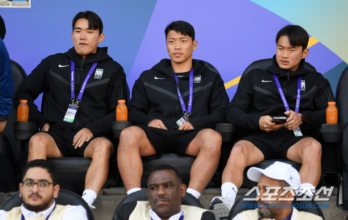 '마음 착한 황소' 뛰고 싶은 형 김진수 마음 헤아린 착한 동생 황희찬.…