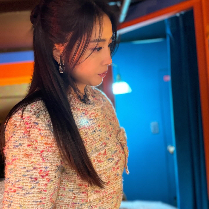 '43세' 오윤아, 늘씬한 자태에 완벽 패션 센스..20대 못지 않네