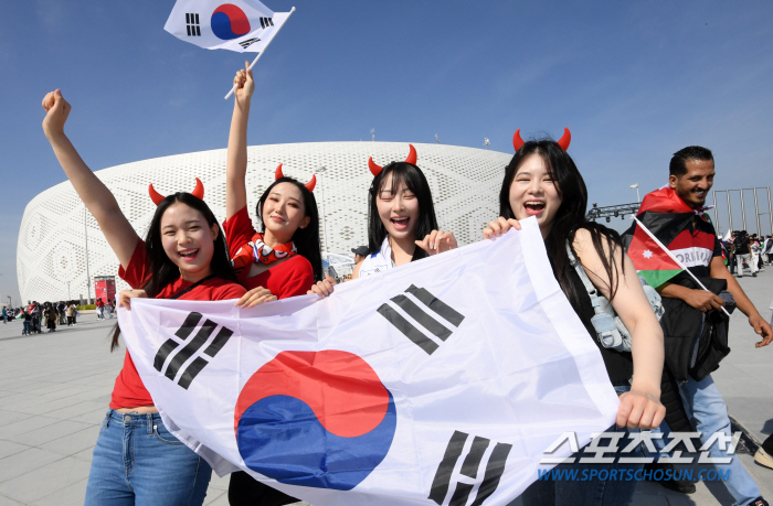 [스페셜리포트]여성이 스포츠 문화를 바꿨다, 축구 A매치시장의 큰손 등극