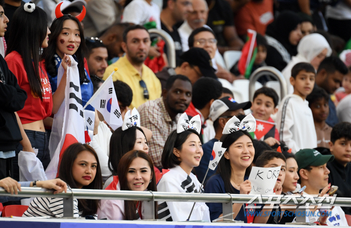 [스페셜리포트]여성이 스포츠 문화를 바꿨다, 축구 A매치시장의 큰손 등극