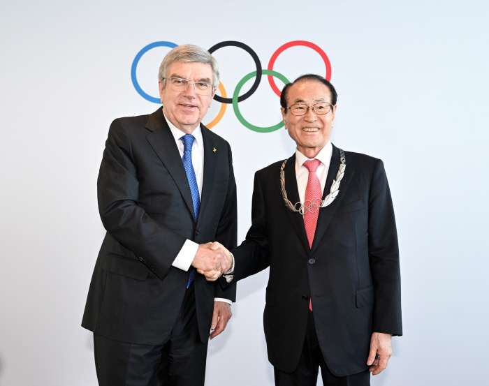 윤세영 SBS 창업회장, IOC 올림픽 훈장 수상