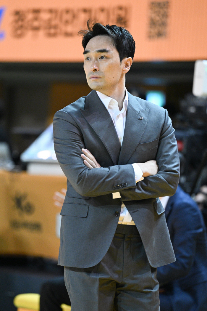 [WKBL 패장코멘트] 구나단 신한은행 감독 "다음 숙제는 박지수 득점 …