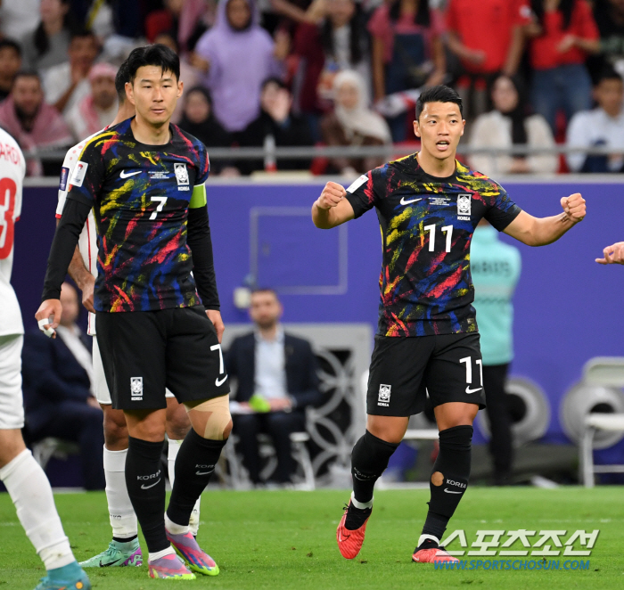 [카타르ON]'부상투혼' 황희찬 "힘 되지 못해 미안, 항상 이기는 축구…