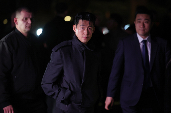 "태도는 모든것" 사과문 올린 이강인,'런웨이 1열' 손흥민