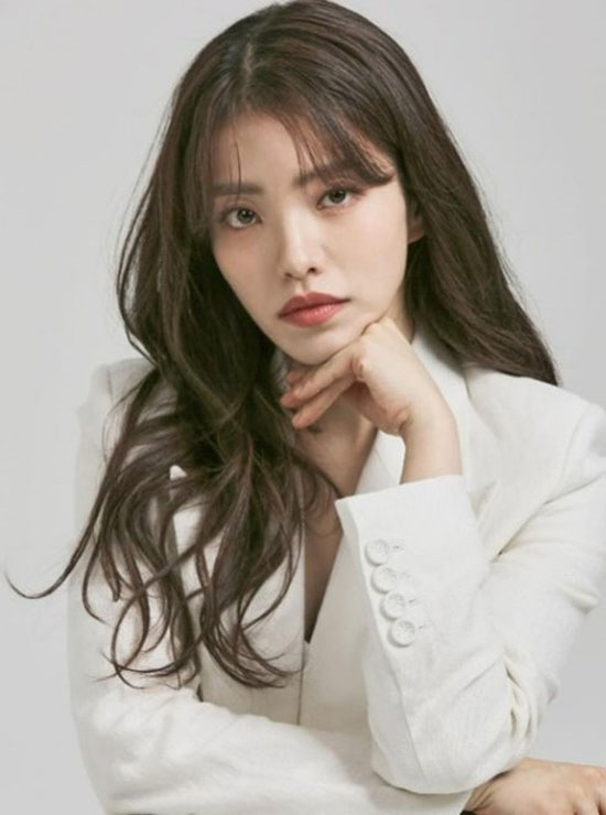 여배우 대기실서 '몰래카메라' 발견…최초 신고자 김환희 2차피해 호소 […
