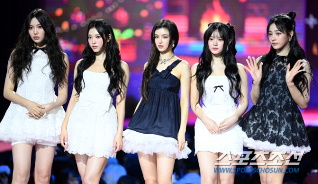 뉴진스 조롱하던 사이버렉카, 삭제 하루만에 복귀 "장난으로 시작된 채널"…