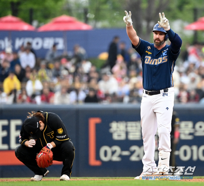'선발 전원안타+전원득점' 방망이 폭발 NC, 만원관중 앞 KIA 15-…