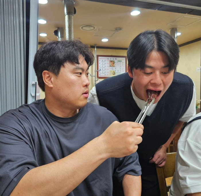 100승 축하, 누구보다 진심이었을텐데…영상 통화로 전한 '현진바라기'의…