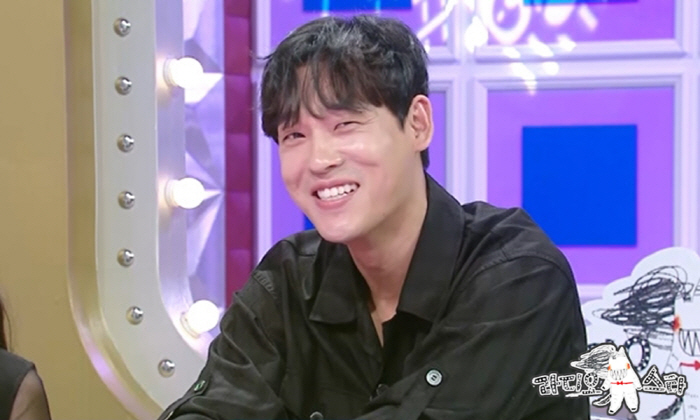 "감독님 권유로 이웃까지 됐다"…최재림, 18살 연상 박칼린과의 열애설 …