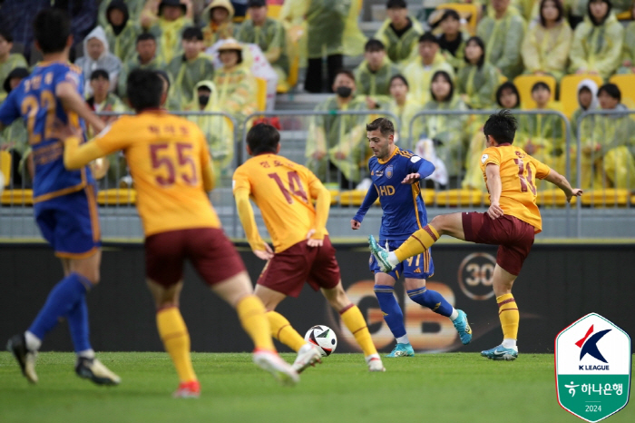 [현장리뷰]"호구 아니다" 박태준-이강현 골 광주FC 대어 잡았다, '엄…