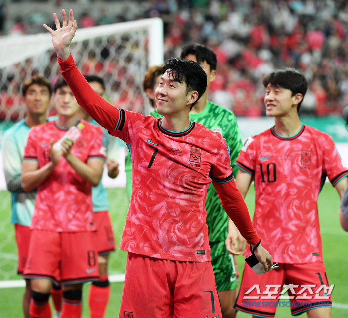 월클의 상암 축구교실...'텐백' 만리장성 녹여버린 손흥민 매직 드리블쇼