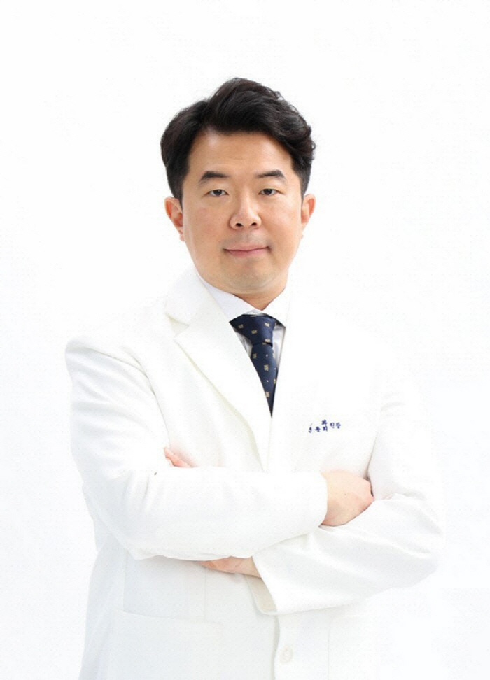 [SC헬스칼럼] 중년기 불청객 '노안' 막을 수 없지만 불편 줄일 수 있…