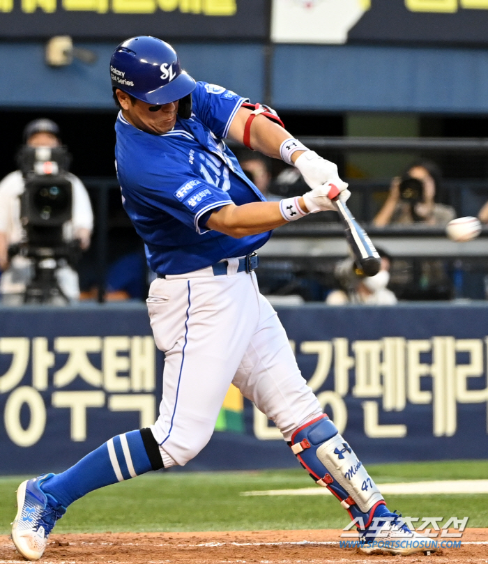 "집에서 좋은 걸 먹었나..." 후반기 타율 .588, 39세 베테랑 포…