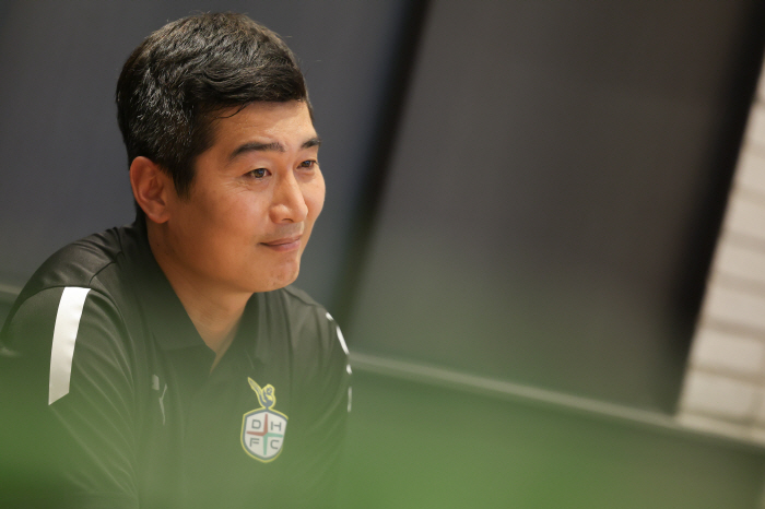 25세 지도자 시작→유스 스페셜리스트, 김영진 대전 U-18 감독 '조금…