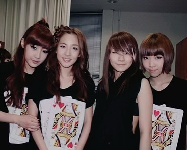 2NE1, '풋풋' 데뷔 초 4인 4색 분위기...'8년만' 재결합 후 …