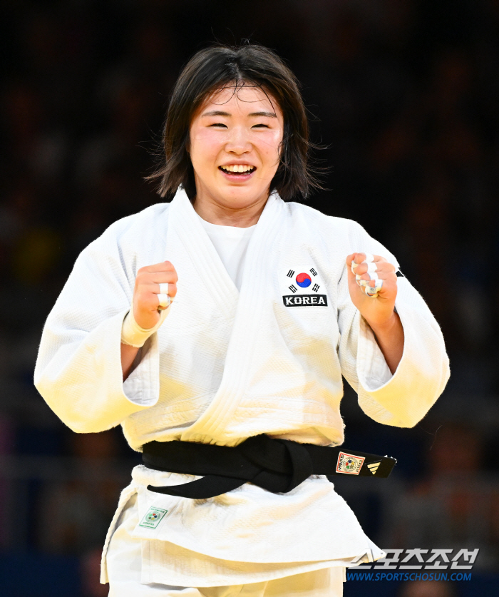 '판정 존중X빛나는 銀' 허미미"애국가 가사도 다 외웠는데...4년후엔 …