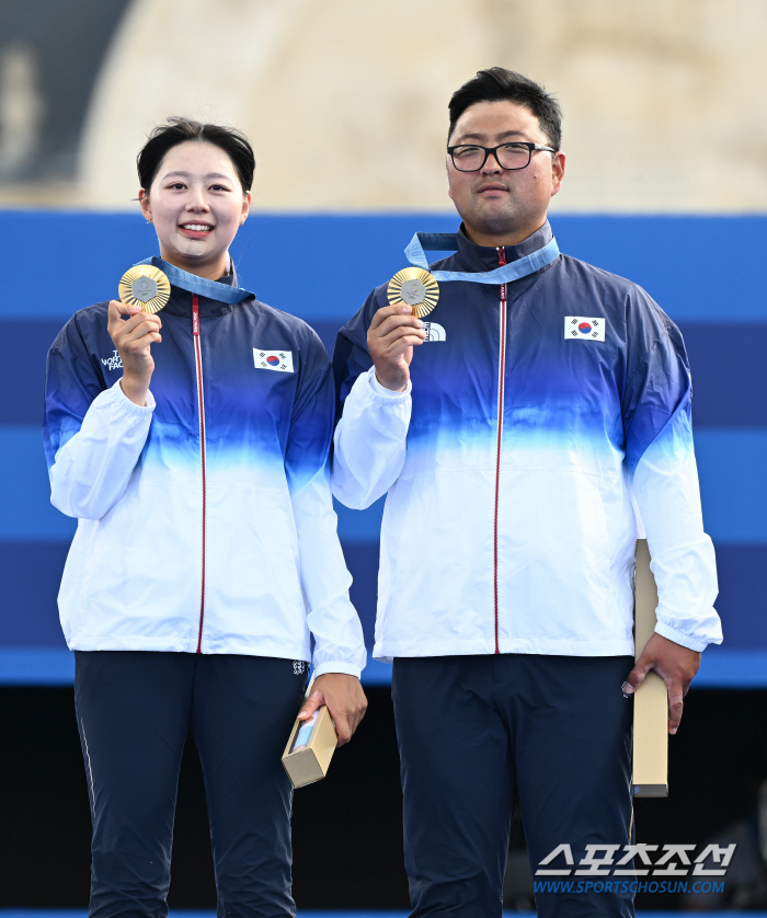 진종오-김수녕과 함께 한국인 최다 금메달 주인공이 된 김우진의 미소 "그…