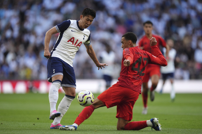 "손흥민, EPL 타팀 이적 절대 못봐" 토트넘 출신의 진심, 1년 연장…