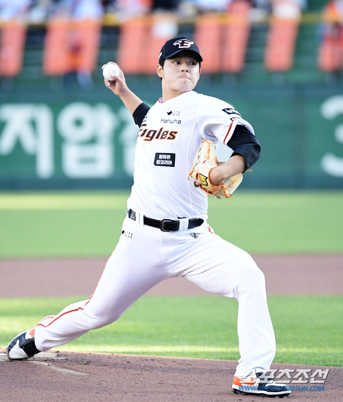 실책으로 실점, 155㎞가 홈런 맞아도 5회까지 버텼다. LG전 2승 1…