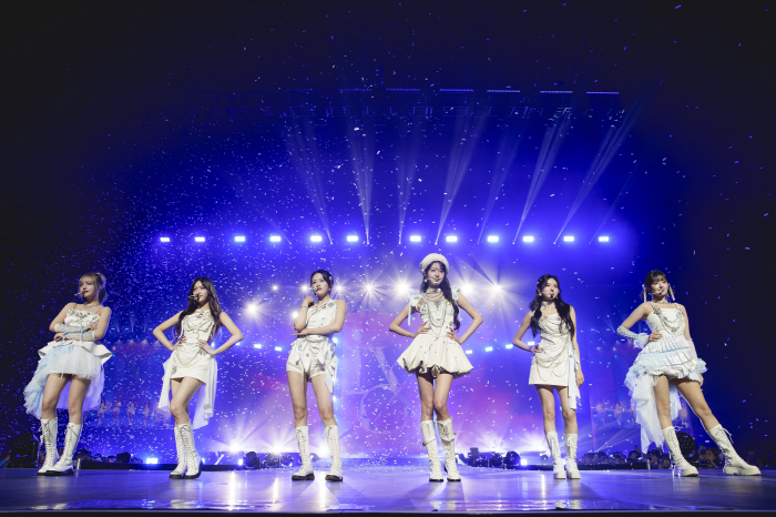[공식] "체조→도쿄돔 접수" 아이브, 데뷔 천일의 기록…신드롬ing