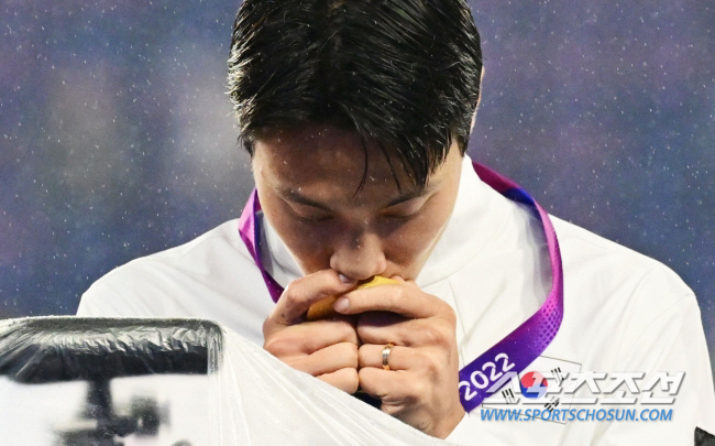[SC비하인드]"35억? 죽어도 못 보내" 리즈 유나이티드행 기도했던 백…